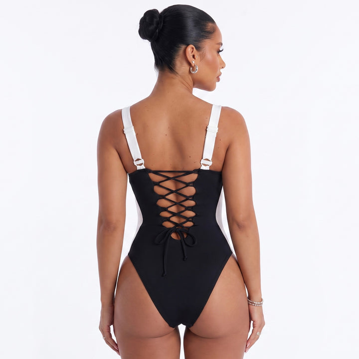 Sculpta Lifty — Maillot gainant avec armature intégrée